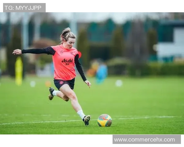 英超球队严阵以待迎接新赛季！球员训练备战状态火热